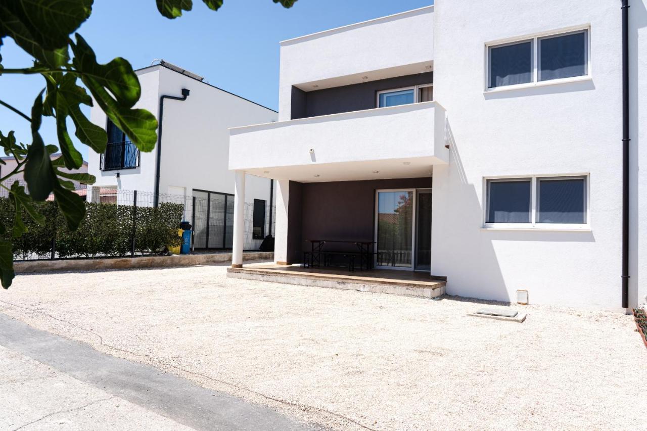 Station 22 - Brand New Apartment With A Terrace And Private Parking Vir Exterior foto