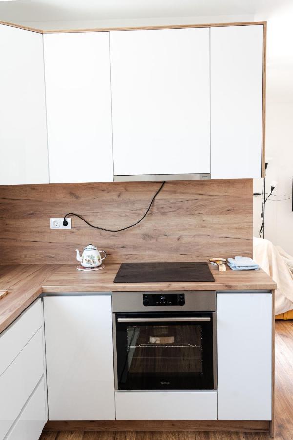 Station 22 - Brand New Apartment With A Terrace And Private Parking Vir Exterior foto