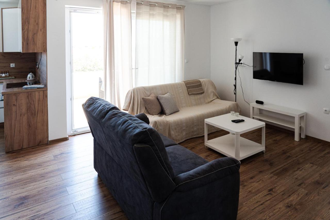Station 22 - Brand New Apartment With A Terrace And Private Parking Vir Exterior foto
